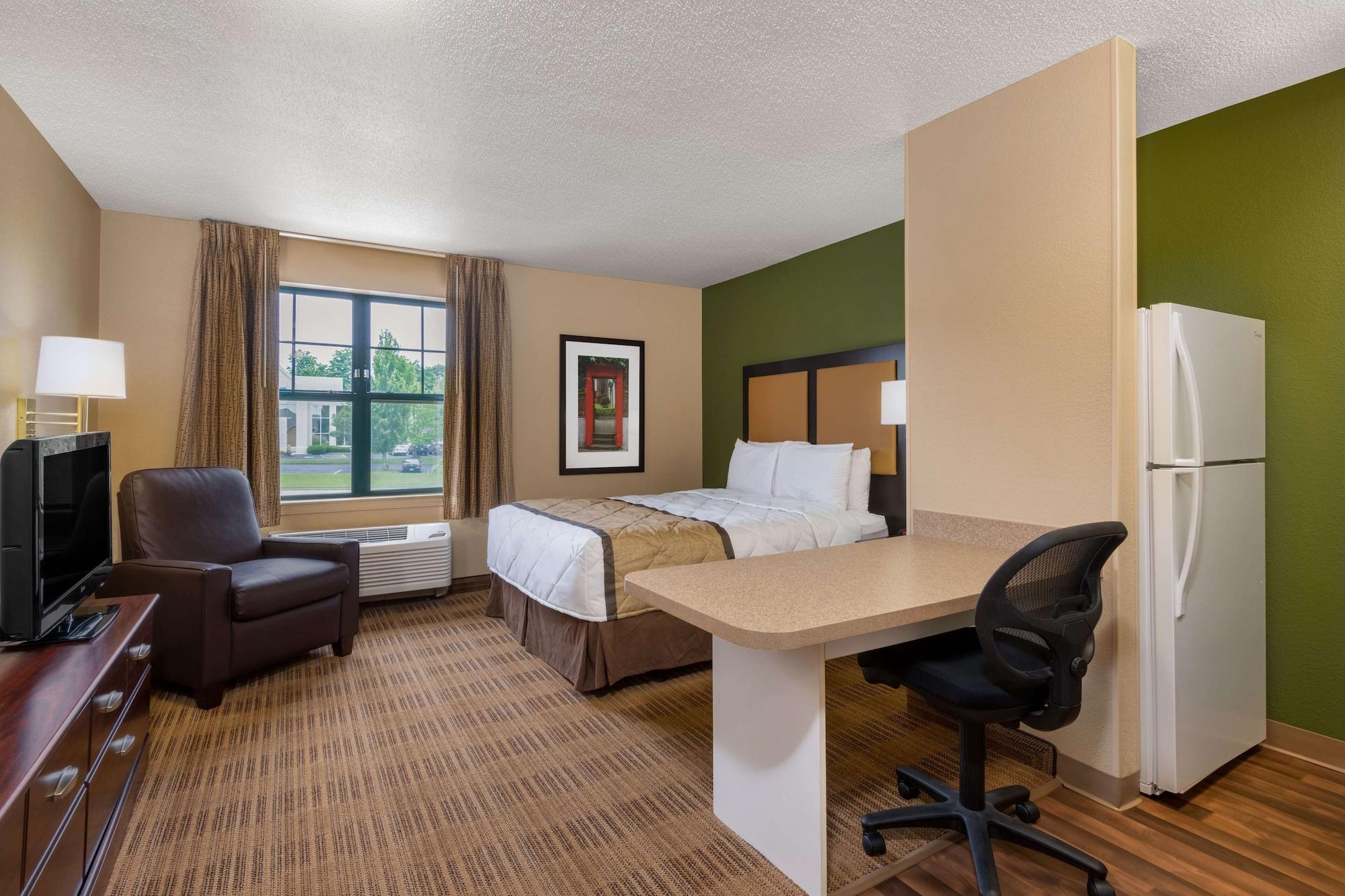 Extended Stay America Suites - Chicago - Woodfield Mall Шаумбърг Екстериор снимка