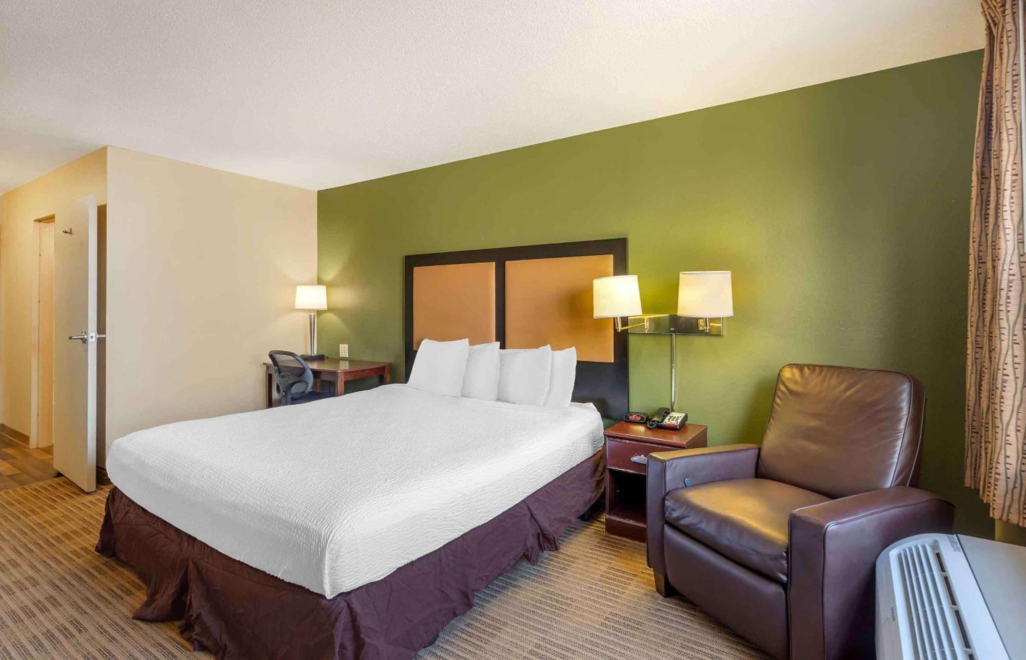 Extended Stay America Suites - Chicago - Woodfield Mall Шаумбърг Екстериор снимка