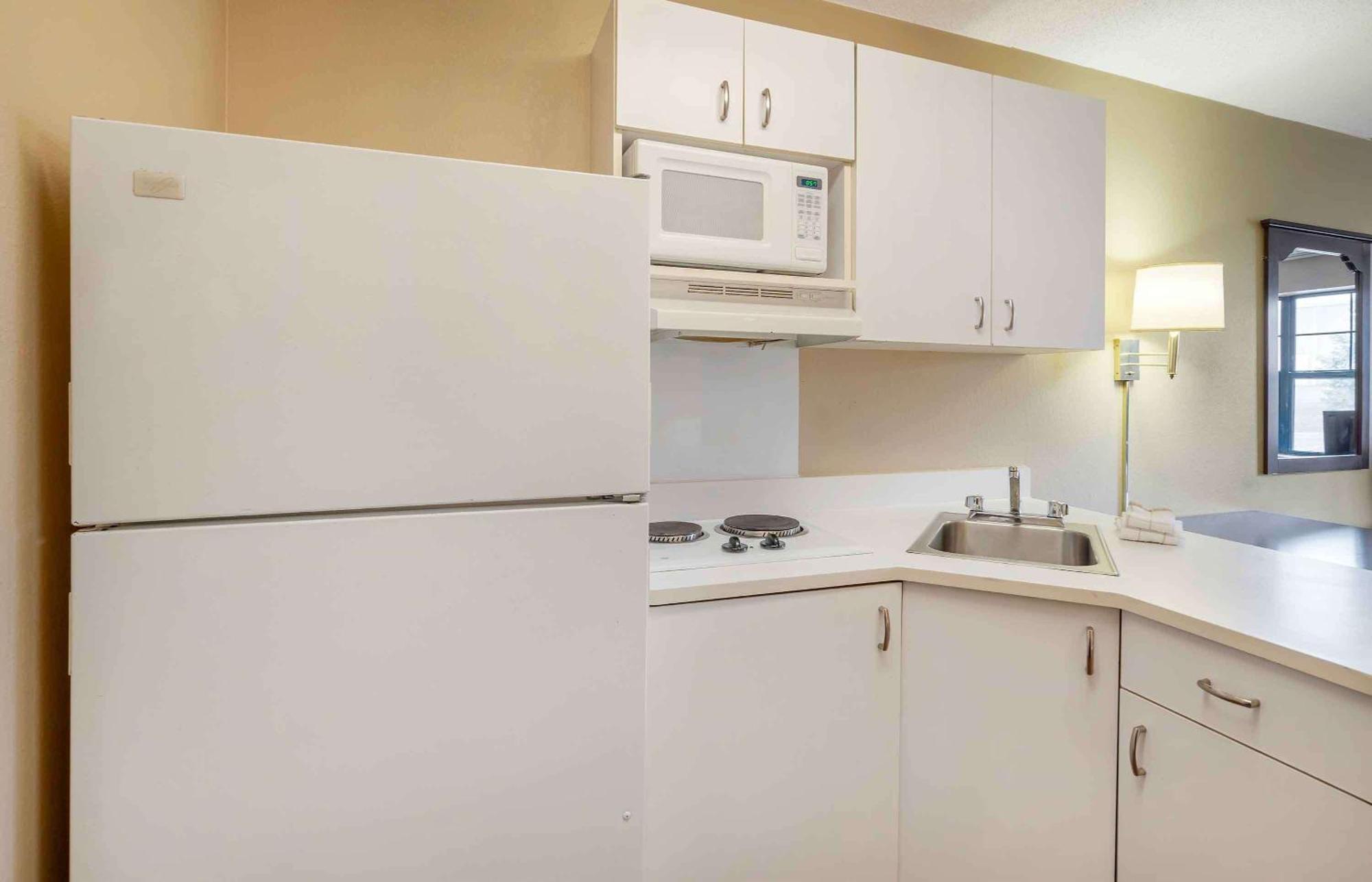 Extended Stay America Suites - Chicago - Woodfield Mall Шаумбърг Екстериор снимка