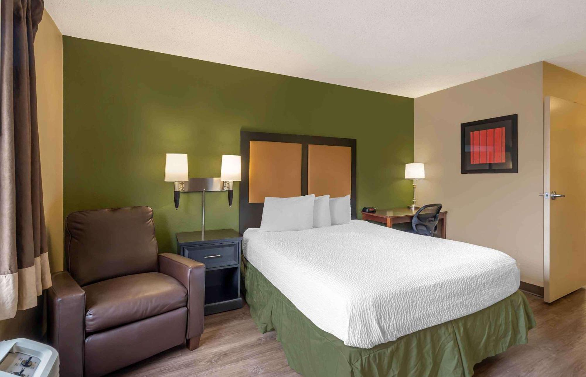 Extended Stay America Suites - Chicago - Woodfield Mall Шаумбърг Екстериор снимка